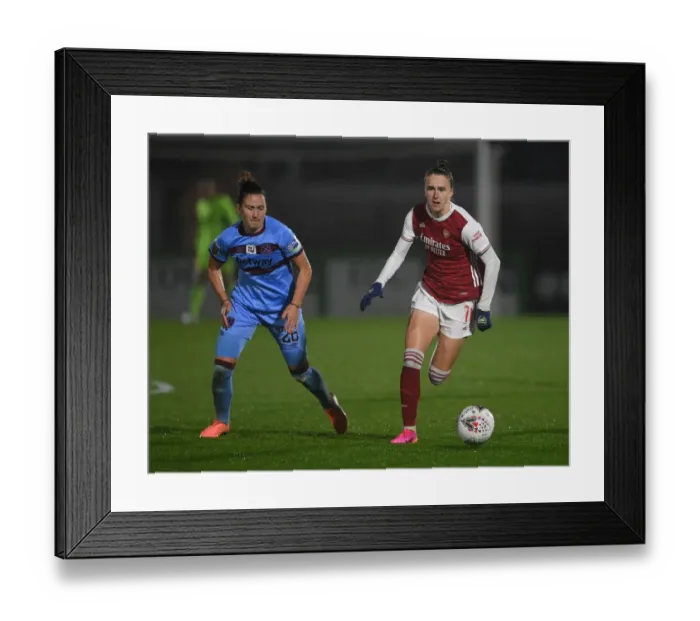 Framed Print : FA WSL 2021: A Battle of Stars - Vivianne Miedema vs. Laura Vetterlein at Empty Meadow Park Framed Print : FA WSL 2021: A Battle of Stars - Vivianne Miedema vs. Laura Vetterlein at Empty Meadow Park