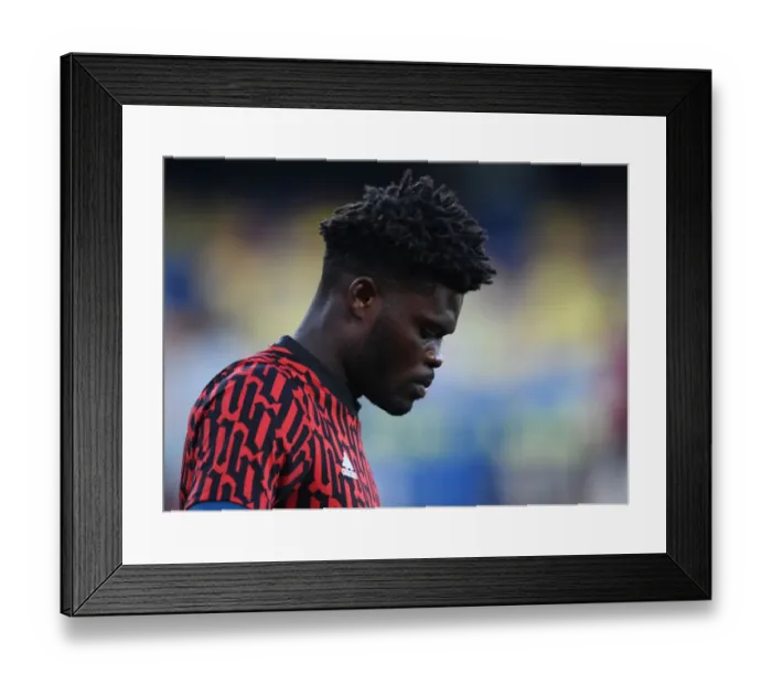 Framed Print : Thomas Partey Before UEFA Europa League Semi-Final: Villarreal CF vs. Arsenal in Empty Estadio de la Ceramica