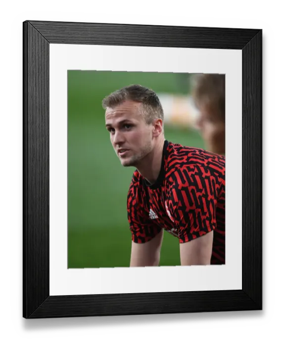 Framed Print : Arsenal's Rob Holding at Empty Villarreal Stadium - UEFA Europa League Semi-Final