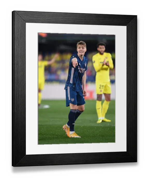 Framed Print : Martin Odegaard in UEFA Europa League Semi-Final Action: Arsenal vs Villarreal (2021)