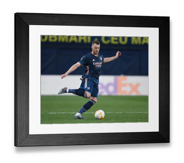 Framed Print : Arsenal's Calum Chambers at Empty Villarreal Stadium in UEFA Europa League Semi-Final Framed Print : Arsenal's Calum Chambers at Empty Villarreal Stadium in UEFA Europa League Semi-Final