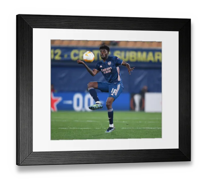Framed Print : Thomas Partey in Action: Arsenal vs Villarreal, UEFA Europa League Semi-Final Leg One (Behind Closed Doors)
