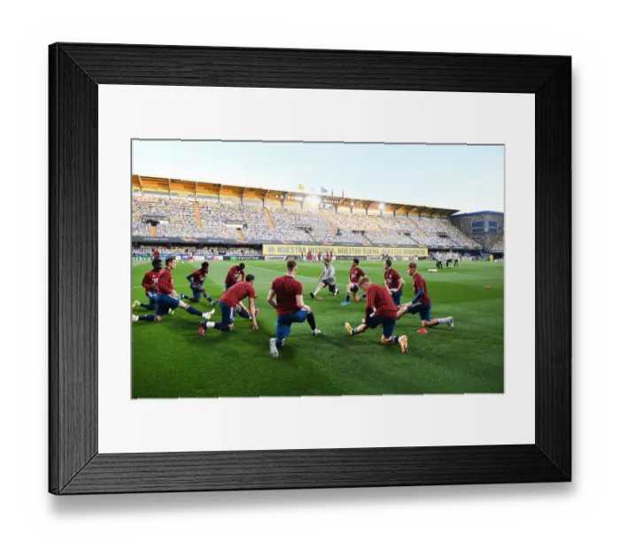 Framed Print : Arsenal's Europa League Semi-Final Preparations at Villarreal: Behind Closed Doors