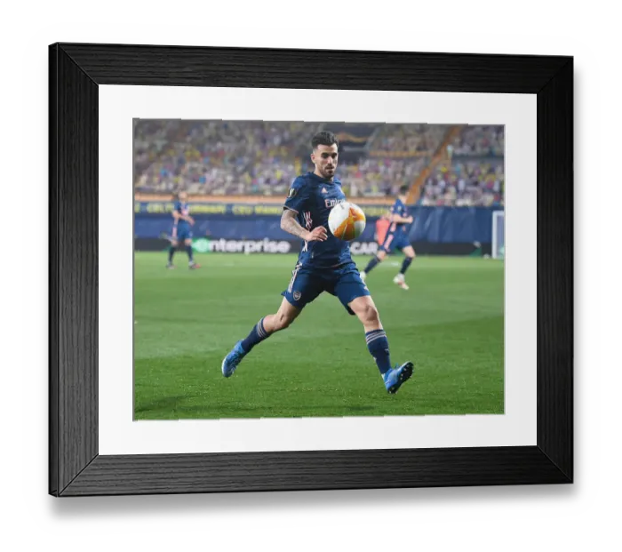 Framed Print : Empty Villarreal Stadium: Dani Ceballos of Arsenal in UEFA Europa League Semi-Final Amidst Coronavirus Restrictions
