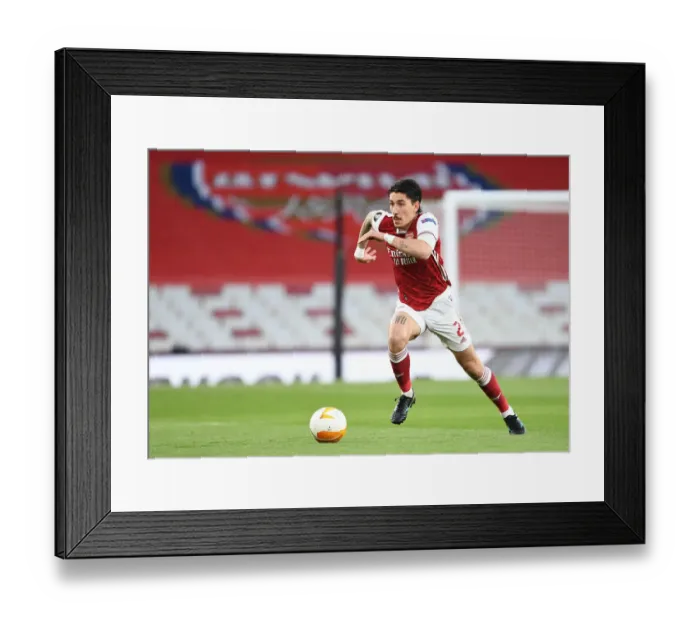 Framed Print : Arsenal's Hector Bellerin in UEFA Europa League Semi-Final: Arsenal vs Villarreal CF (Behind Closed Doors)