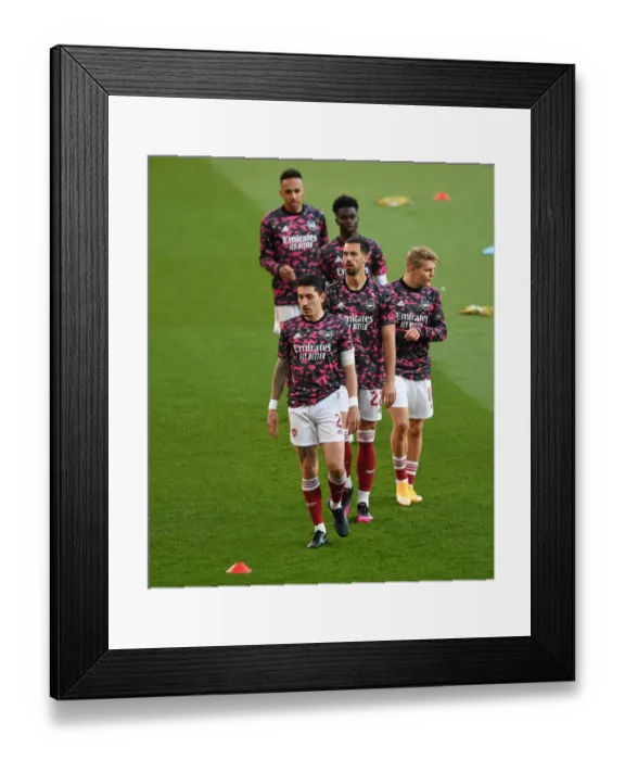 Framed Print : Arsenal's Pablo Mari at Empty Emirates Stadium - Arsenal vs Villarreal UEFA Europa League Semi-Final (2020-21)
