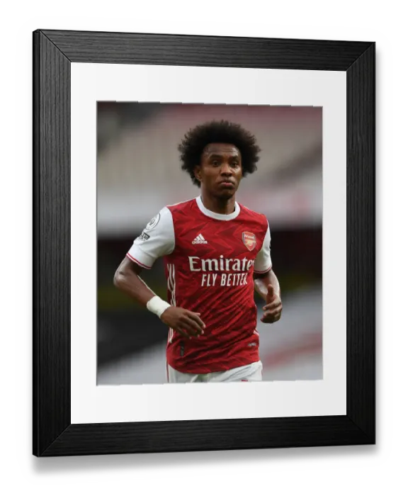 Framed Print : Arsenal's Willian in Action against West Bromwich Albion (2020-21) - Emirates Stadium, London (Behind Closed Doors)