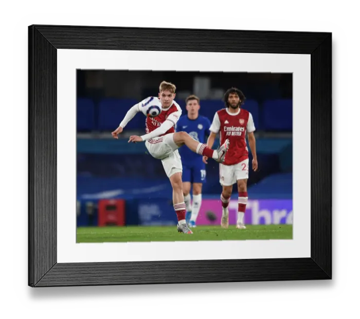 Framed Print : Emile Smith Rowe at Chelsea vs Arsenal: Premier League Showdown in Empty Stamford Bridge (2020-21)