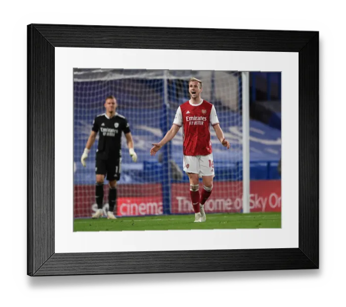 Framed Print : Arsenal's Rob Holding at Empty Stamford Bridge: 2020-21 Premier League Match Amidst COVID-19 Restrictions