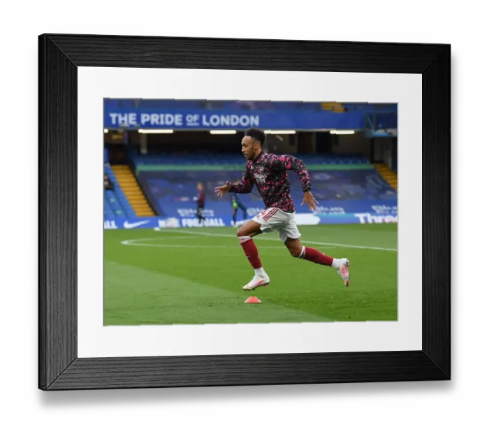Framed Print : Arsenal's Aubameyang Prepares for Chelsea Showdown in Empty Stamford Bridge (2020-21 Premier League) Framed Print : Arsenal's Aubameyang Prepares for Chelsea Showdown in Empty Stamford Bridge (2020-21 Premier League)