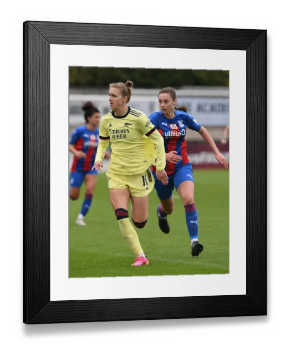 Framed Print : Vivianne Miedema's Brilliant Performance: Arsenal Women's FA Cup Triumph over Crystal Palace