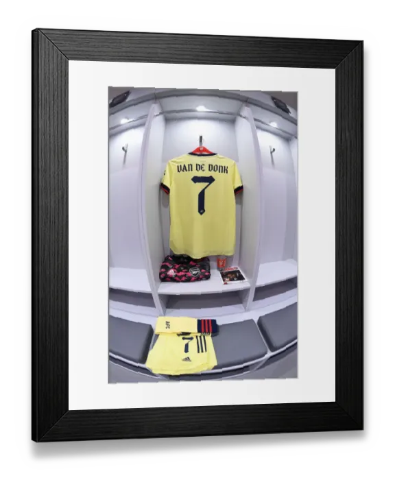 Framed Print : Arsenal's Danielle van de Donk Readies for FA Cup Showdown against Crystal Palace Framed Print : Arsenal's Danielle van de Donk Readies for FA Cup Showdown against Crystal Palace