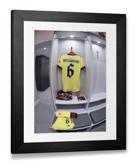 Framed Print : Arsenal Women's FA Cup 5th Round: Leah Williamson's Pre-Match Focus
