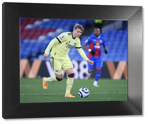 Martin Odegaard in Action: Arsenal vs. Crystal Palace - Premier League Clash, 2020-21