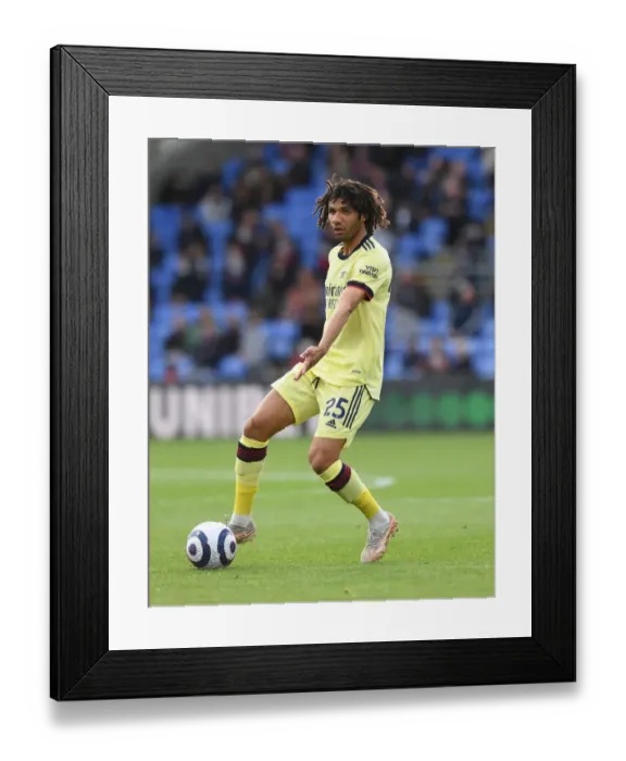 Framed Print : Mohamed Elneny's Unwavering Concentration: Arsenal's Fight at Selhurst Park (Crystal Palace vs Arsenal, Premier League 2020-21)