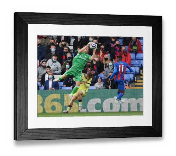 Framed Print : Arsenal's Bernd Leno Fends Off Wilfred Zaha Pressure During Crystal Palace Clash (May 2021)