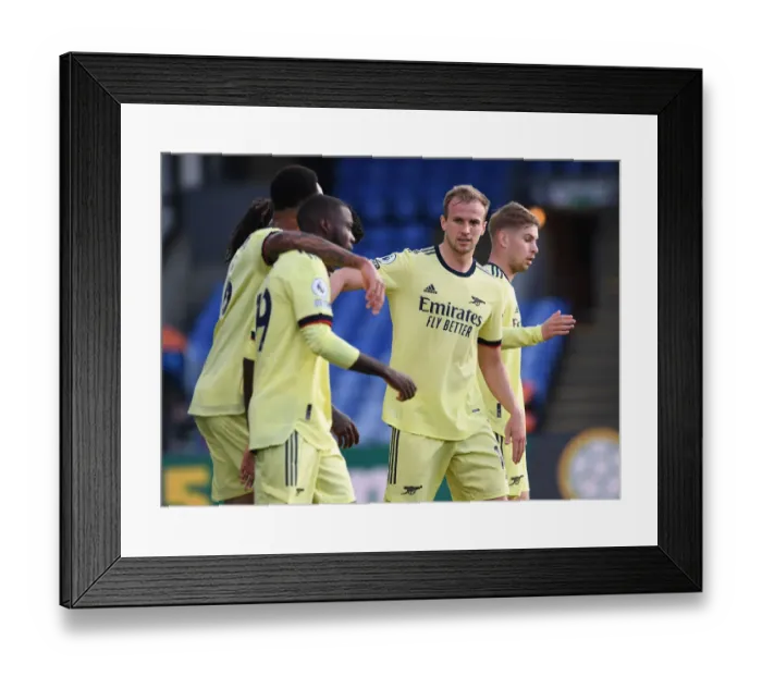 Framed Print : Rob Holding Focuses in Arsenal's Battle at Selhurst Park: Crystal Palace vs Arsenal, Premier League 2020-21 Framed Print : Rob Holding Focuses in Arsenal's Battle at Selhurst Park: Crystal Palace vs Arsenal, Premier League 2020-21