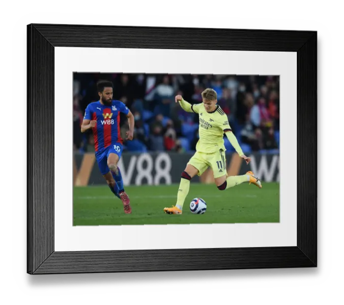 Framed Print : Odegaard Under Pressure: Crystal Palace vs. Arsenal, Premier League Showdown, Selhurst Park, London, May 2021