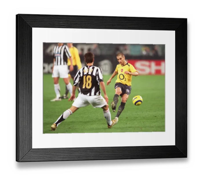 Framed Print : Mathieu Flamini (Arsenal) Adrian Mutu (Juve). Juventus 0: 0 Arsenal Framed Print : Mathieu Flamini (Arsenal) Adrian Mutu (Juve). Juventus 0: 0 Arsenal