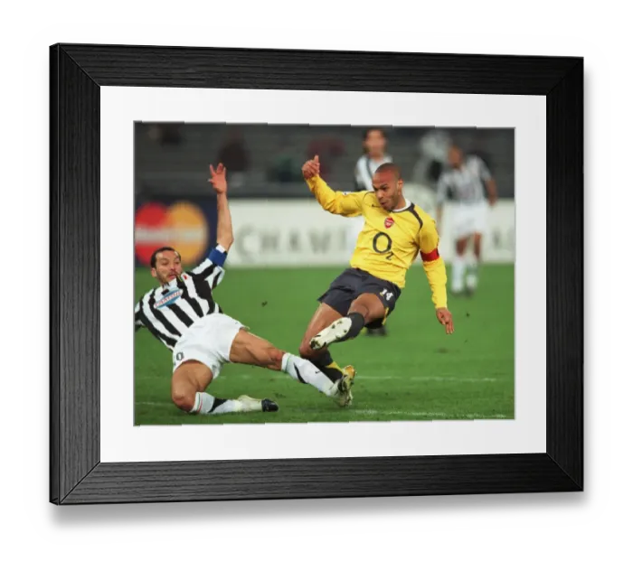 Framed Print : Thierry Henry (Arsenal) Gianluca Zambrotta (Juve). Juventus 0: 0 Arsenal