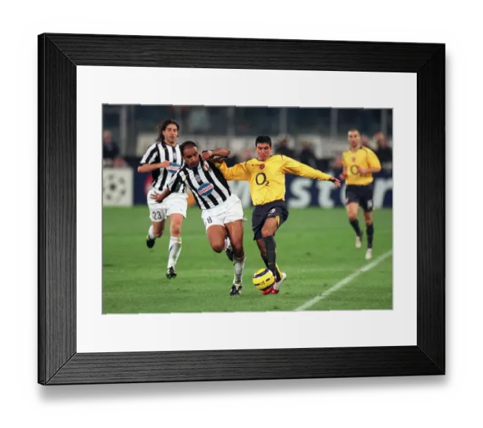 Framed Print : Jose Reyes vs Emerson: The Battle at Stadio Delle Alpi - Arsenal vs Juventus, UEFA Champions League Quarterfinals (0:0, 2nd Leg)