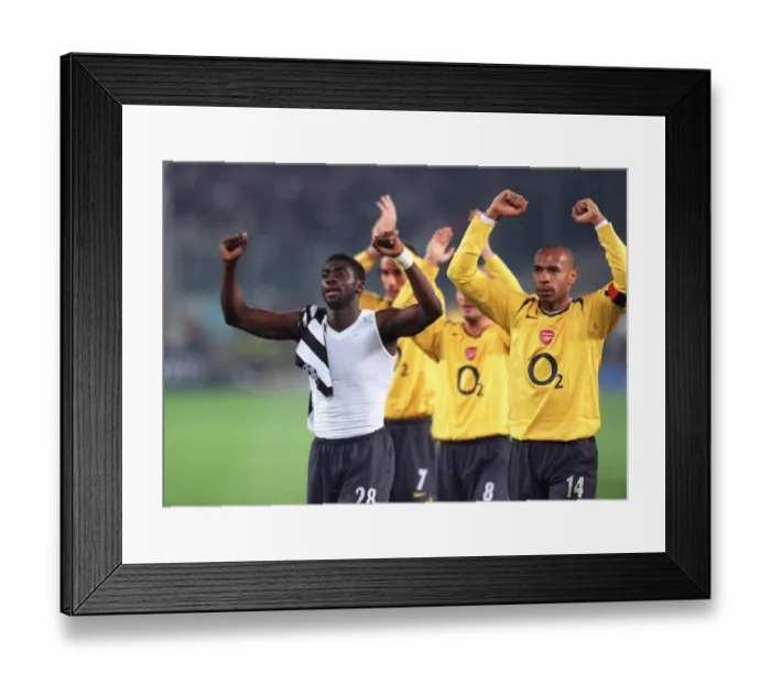 Framed Print : Kolo Toure and Thierry Henry (Arsenal) celebrate at the end of the match