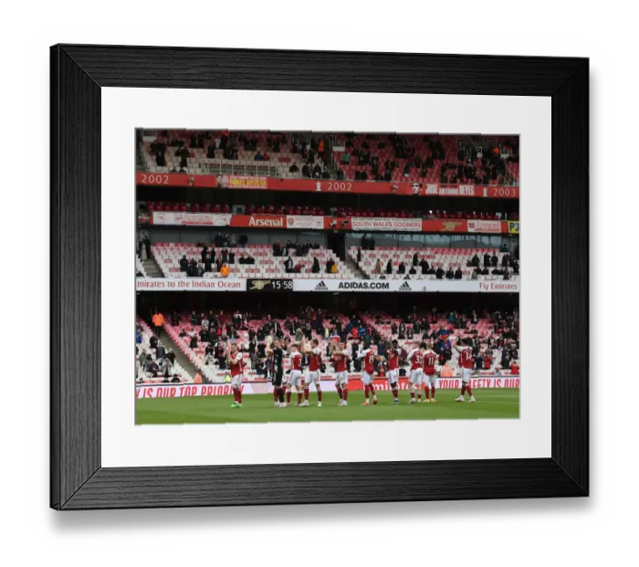 Framed Print : Arsenal Players Applaud Fans: Arsenal vs Brighton & Hove Albion, Premier League 2020-21