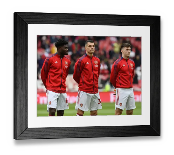 Framed Print : Arsenal Trio: Partey, Xhaka, Tierney Pre-Match Huddle vs Brighton & Hove Albion (2020-21)