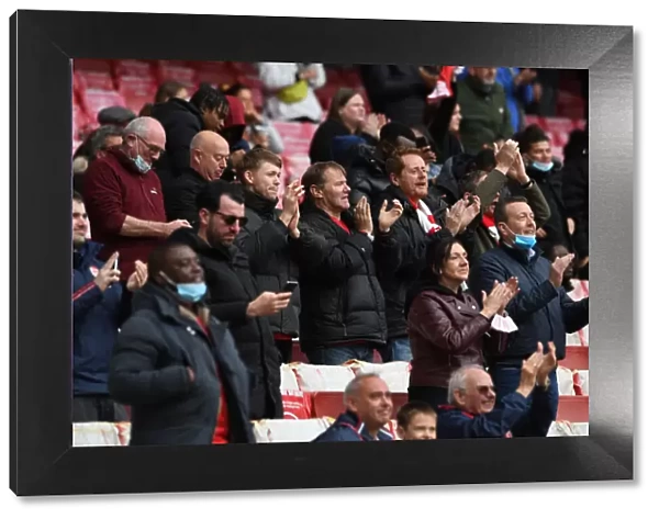 Passionate Arsenal Fans Roar at Emirates Stadium: Arsenal vs Brighton & Hove Albion, Premier League 2020-21