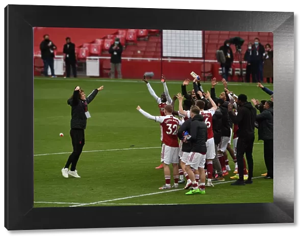 Arsenal's David Luiz and Teammates Celebrate Hard-Fought Victory Over Brighton & Hove Albion (2020-21 Premier League)