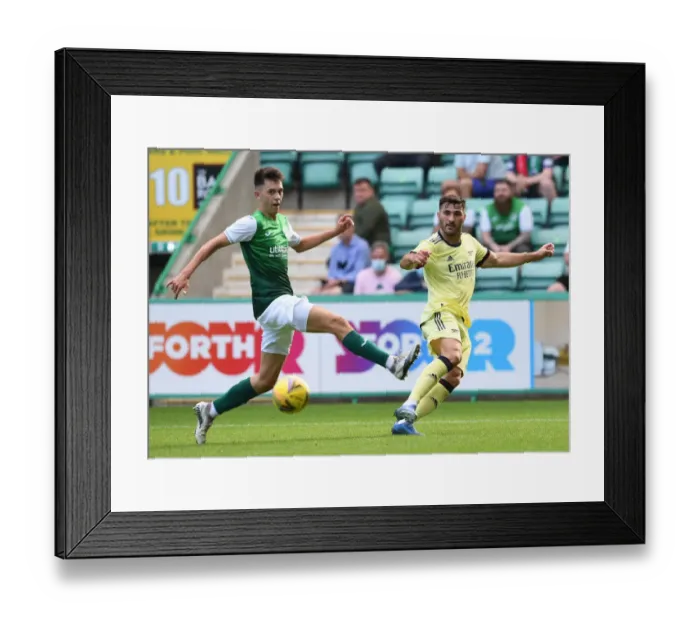 Framed Print : Arsenal's Sead Kolasinac in Action during Hibernian Pre-Season Friendly (2021-22) Framed Print : Arsenal's Sead Kolasinac in Action during Hibernian Pre-Season Friendly (2021-22)