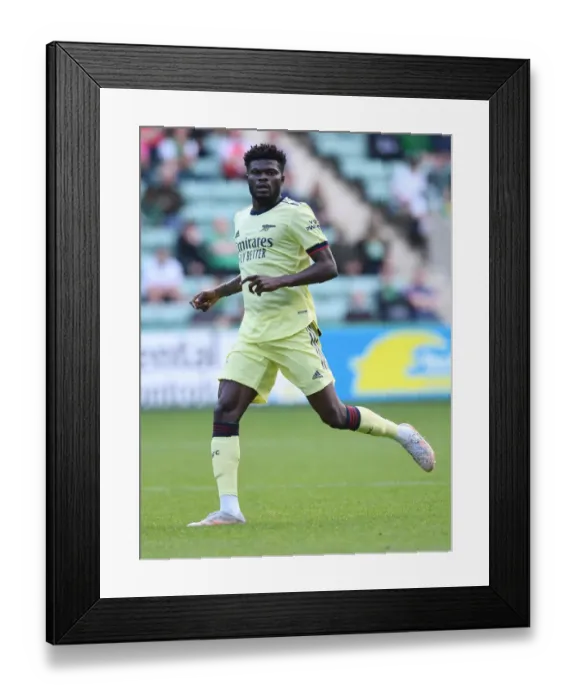 Framed Print : Thomas Partey Shines: Arsenal's Midfield Masterclass Against Hibernian Framed Print : Thomas Partey Shines: Arsenal's Midfield Masterclass Against Hibernian