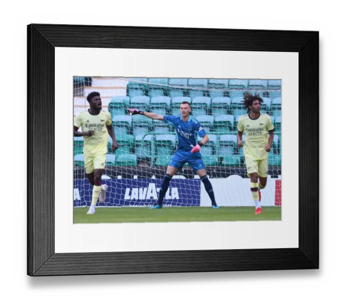 Framed Print : Arsenal's Karl Hein in Action: Hibernian vs Arsenal Pre-Season Friendly, Edinburgh 2021
