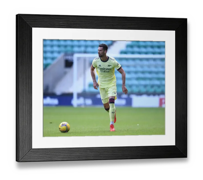 Framed Print : Arsenal's Pablo Mari in Action: Hibernian vs Arsenal (2021-22 Pre-Season Friendly)
