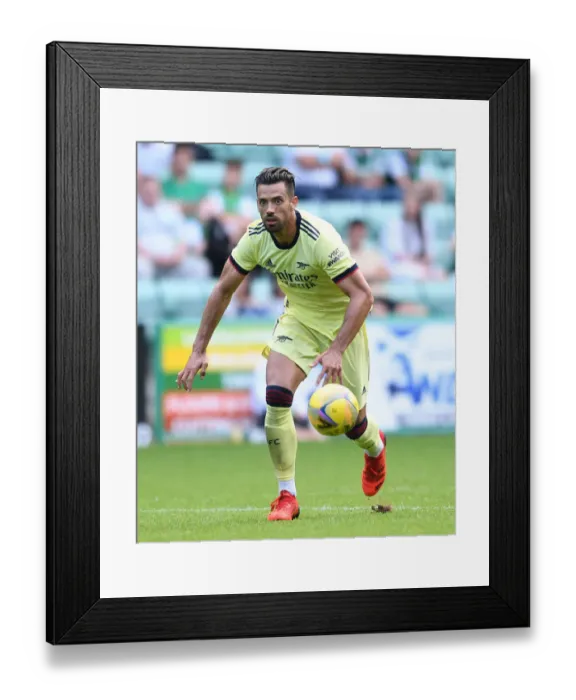 Framed Print : Arsenal's Pablo Mari in Action at Hibernian Friendly