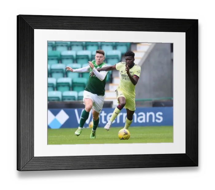 Framed Print : Thomas Partey: Arsenal's Midfield Maestro Dazzles in Pre-Season Showdown Against Hibernian