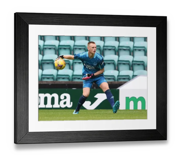 Framed Print : Arsenal's Karl Hein in Action: Hibernian vs Arsenal (2021-22) - Pre-Season Friendly Framed Print : Arsenal's Karl Hein in Action: Hibernian vs Arsenal (2021-22) - Pre-Season Friendly