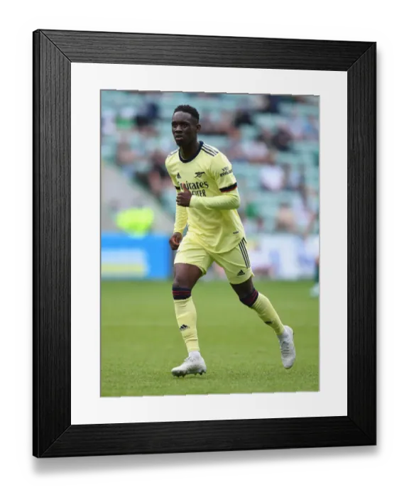 Framed Print : Arsenal's Flo Balogun in Action: Hibernian vs Arsenal (2021-22 Pre-Season Friendly)