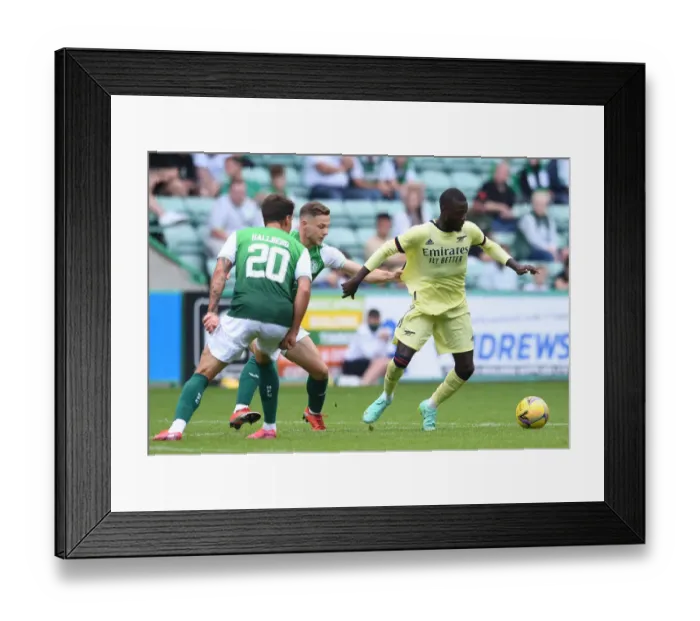 Framed Print : Arsenal's Nicolas Pepe in Action: Hibernian vs Arsenal Pre-Season Friendly, Scotland, 2021