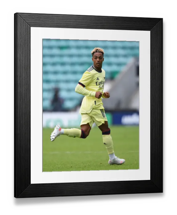 Framed Print : Omari Hutchinson Shines: Arsenal's Pre-Season Win Over Hibernian Framed Print : Omari Hutchinson Shines: Arsenal's Pre-Season Win Over Hibernian