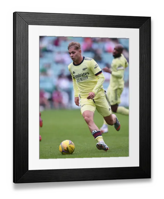 Framed Print : Arsenal's Emile Smith Rowe Shines in Hibernian Pre-Season Friendly