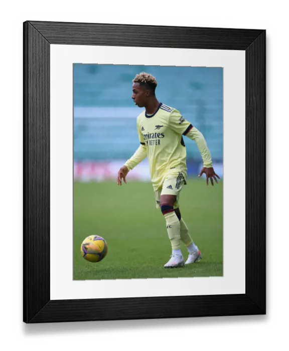 Framed Print : Omari Hutchinson Shines: Arsenal's Pre-Season Victory over Hibernian Framed Print : Omari Hutchinson Shines: Arsenal's Pre-Season Victory over Hibernian
