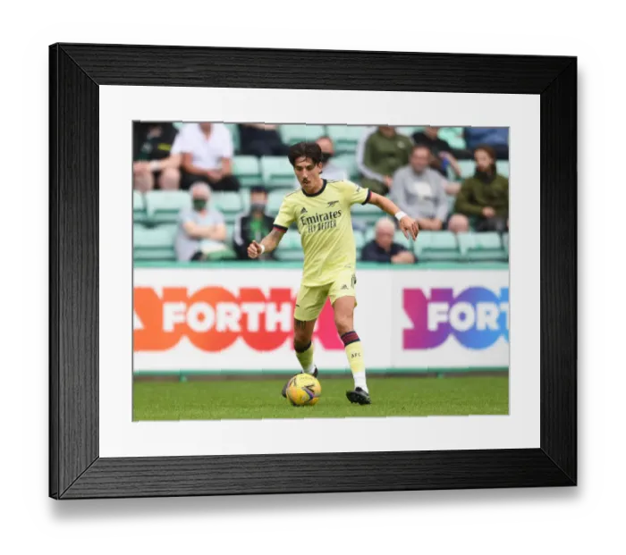 Framed Print : Hector Bellerin in Action: Hibernian vs Arsenal Pre-Season Friendly, Edinburgh 2021 Framed Print : Hector Bellerin in Action: Hibernian vs Arsenal Pre-Season Friendly, Edinburgh 2021