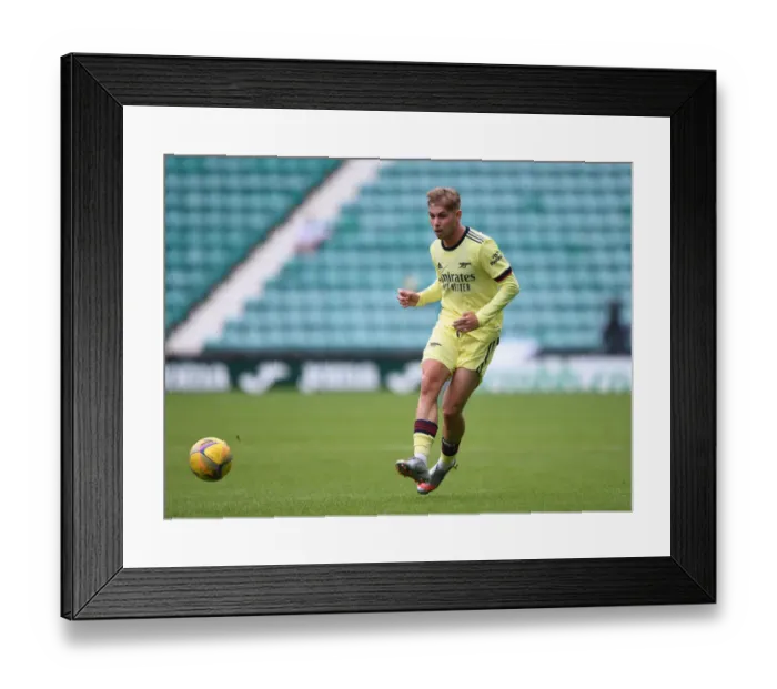 Framed Print : Arsenal's Emile Smith Rowe Shines: Gunners Triumph over Hibernian in Pre-Season Clash (2021-22)