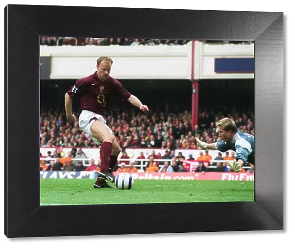 Bergkamp's Brilliant Interception: Arsenal vs. West Bromwich Albion, 2006