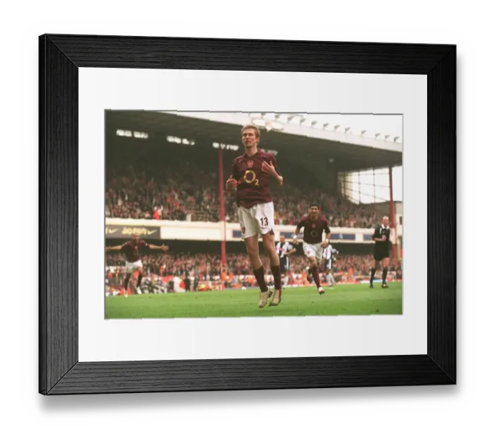 Framed Print : Thrilling Goal: Arsenal Takes the Lead Against West Bromwich Albion, Highbury, 2006 - Alex Hleb's Stunner in FA Premiership