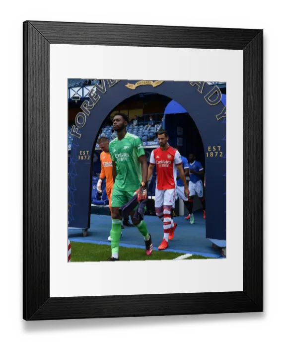 Framed Print : Arsenal's Okonkwo Prepares for Rangers Pre-Season Clash at Ibrox Stadium