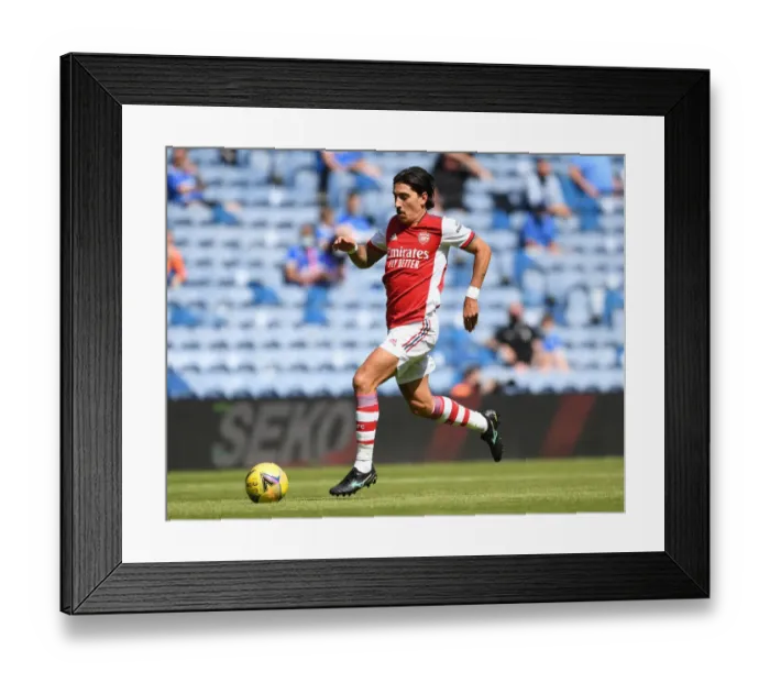Framed Print : Hector Bellerin at Ibrox: Arsenal vs Rangers Pre-Season Clash, Glasgow 2021 Framed Print : Hector Bellerin at Ibrox: Arsenal vs Rangers Pre-Season Clash, Glasgow 2021