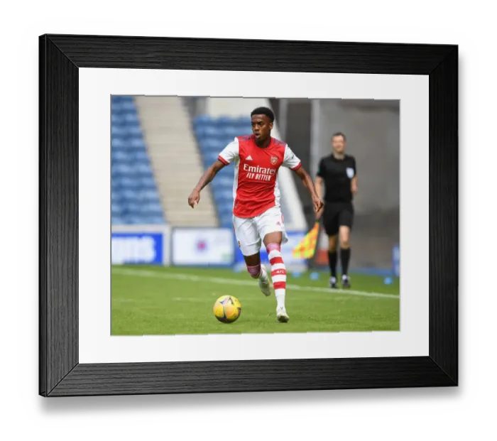 Framed Print : Joe Willock in Action: Arsenal vs Rangers Pre-Season Friendly, Glasgow 2021 Framed Print : Joe Willock in Action: Arsenal vs Rangers Pre-Season Friendly, Glasgow 2021