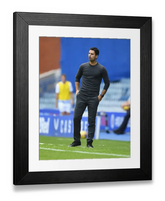 Framed Print : Mikel Arteta Guides Arsenal in Pre-Season Battle at Ibrox Stadium (Glasgow Rangers vs Arsenal 2021-22)